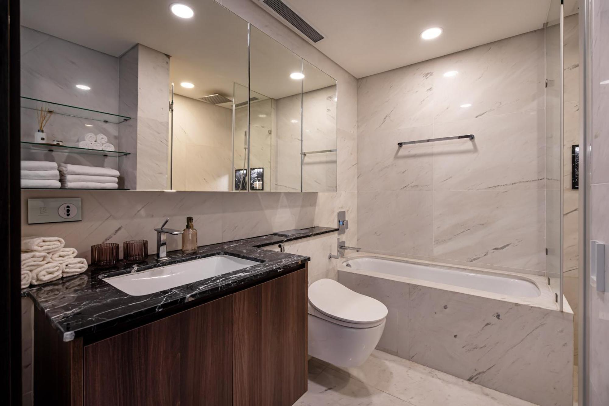 Elegant Retreat Duplex W Private Pool *