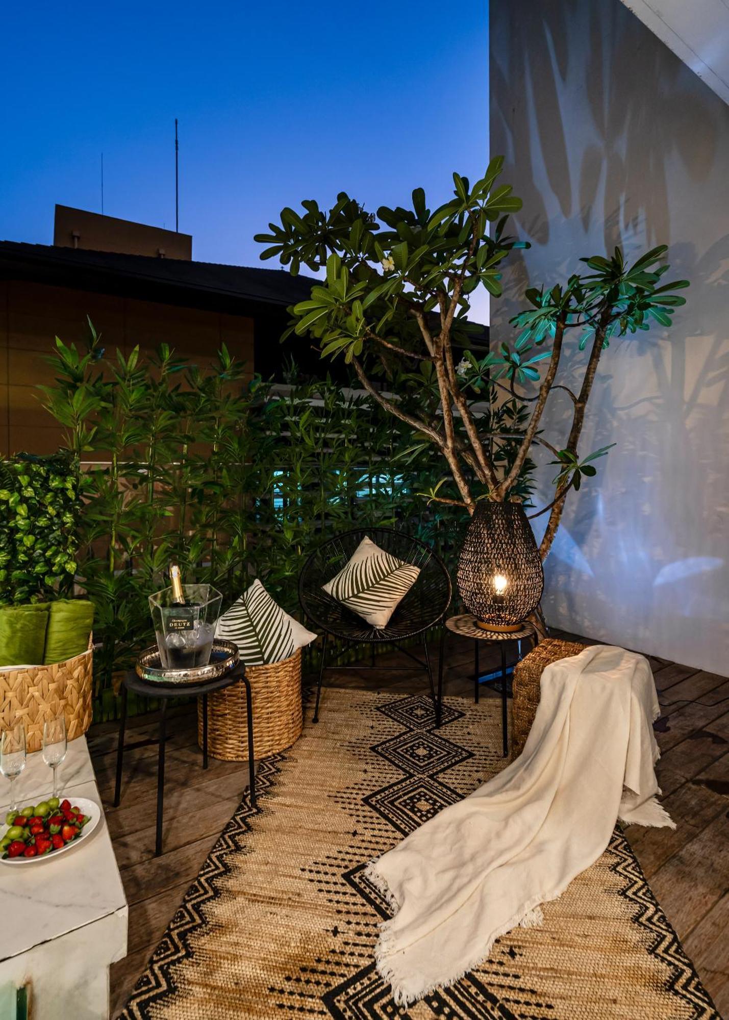 Elegant Retreat Duplex W Private Pool Căn hộ
